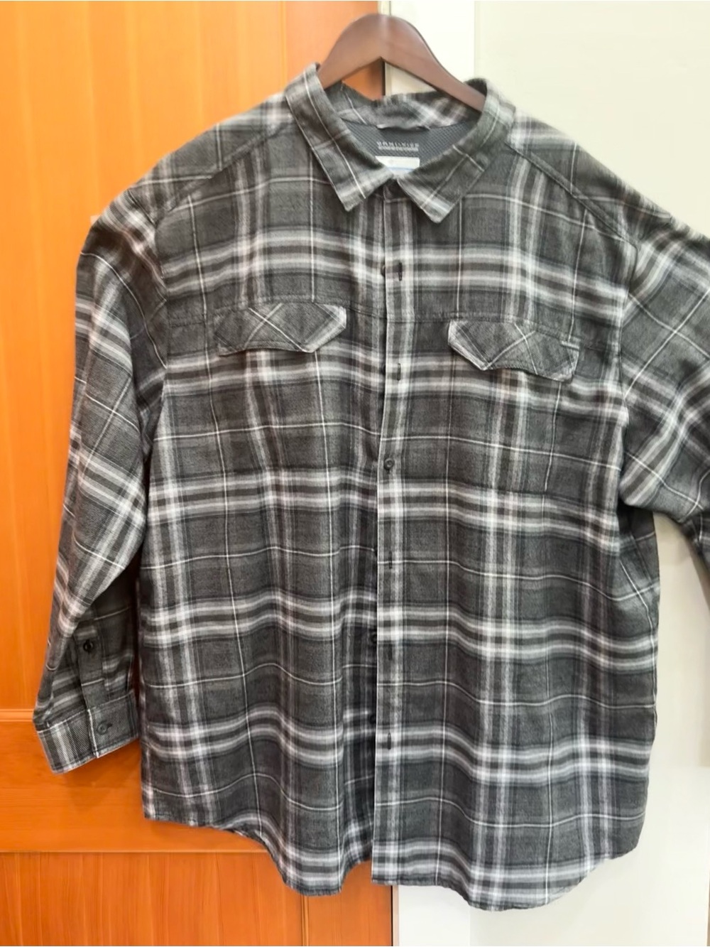 Men's Black & Gray Plaid Button-Down Shirt -Columbia Sportswear Company